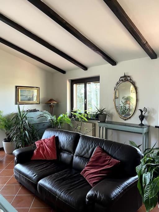 ריברגרו Apartment In Villa La Carruba מראה חיצוני תמונה